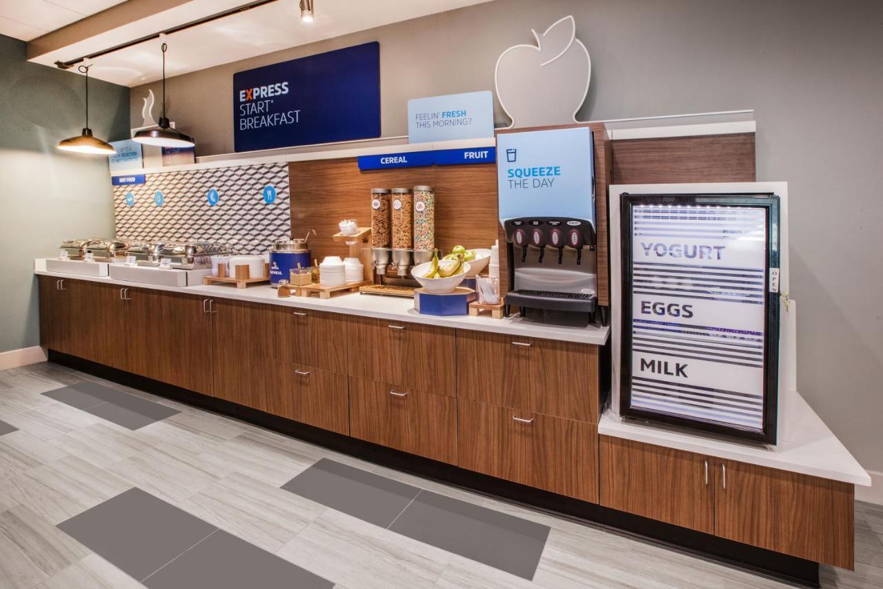 Holiday Inn Express & Suites Drayton Valley By Ihg Exteriér fotografie